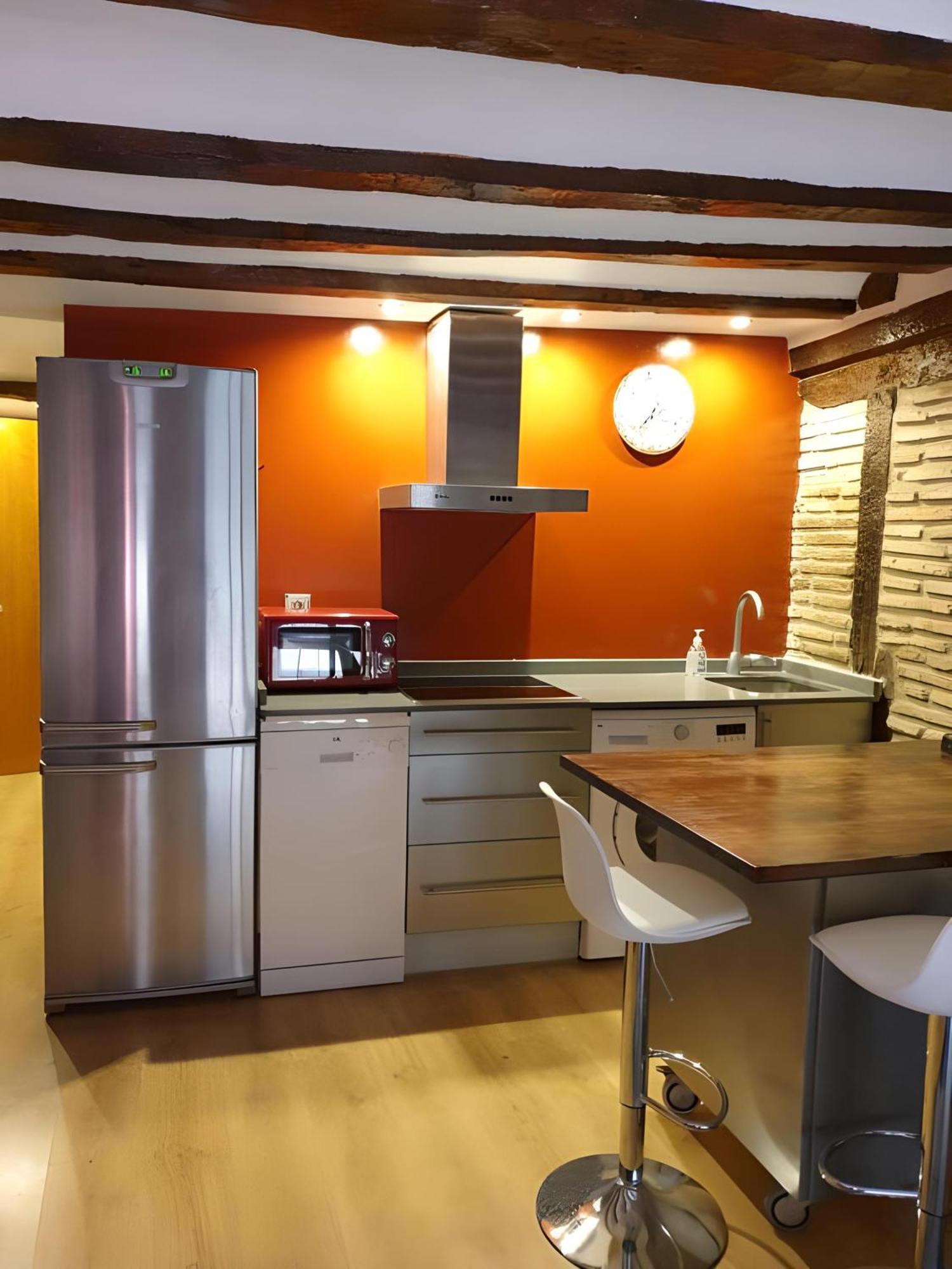 Apartment Segundo Caballerias, Junto A La Catedral, Aire Acondicionado, Wifi *